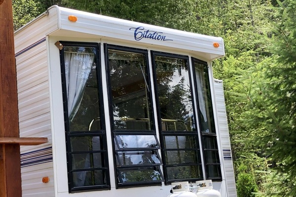 Garden Bay Hideaway
Park Model Glamping