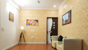 Luxury Double Room | Living area - Instay (Gurugram)