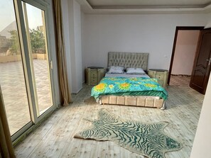 2 bedrooms, in-room safe, iron/ironing board, Internet