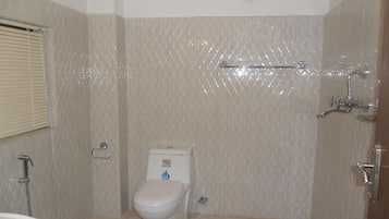 Apartamento | Baño | Ducha y toallas