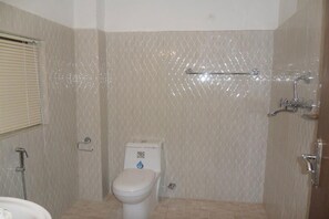 Apartment | Badezimmer | Dusche, Handtücher