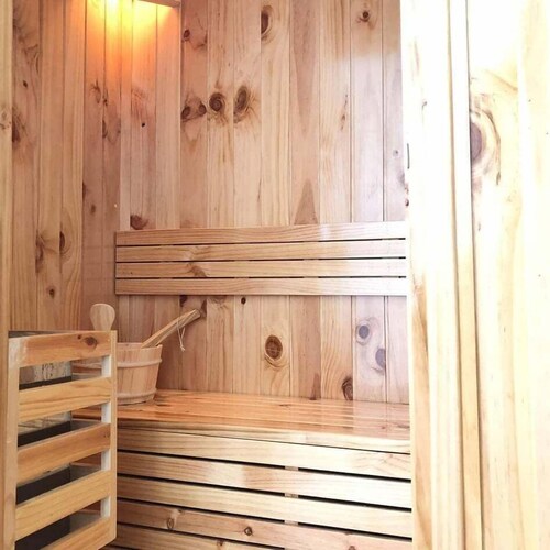 Minh Nguyen Boutique