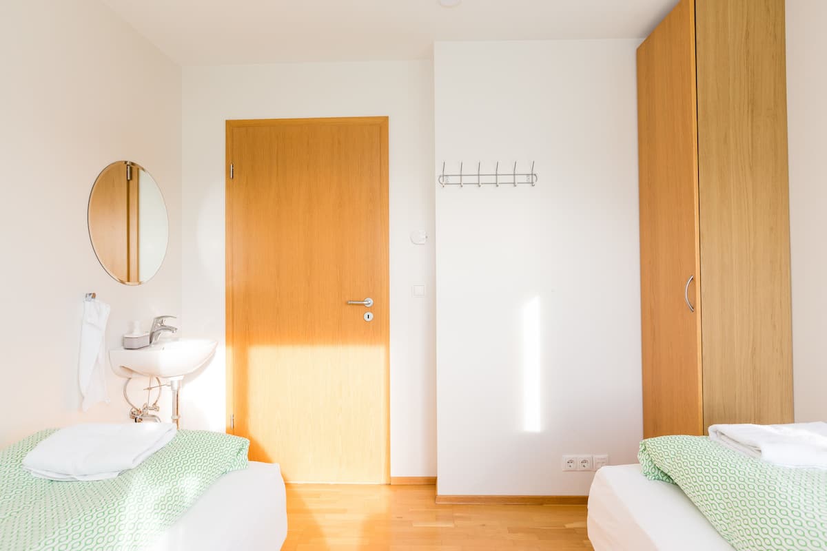 3 bedrooms, individually decorated, individually furnished