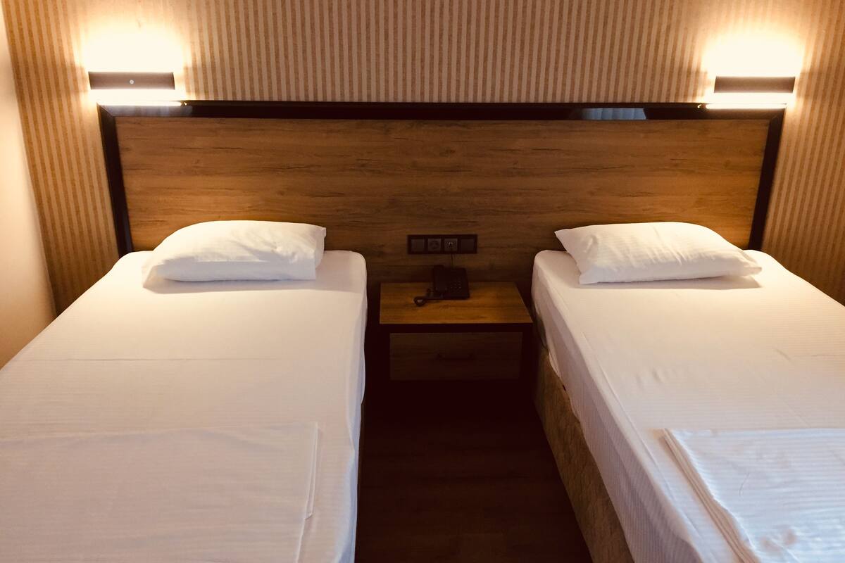 1 bedroom, egyptian cotton sheets, premium bedding, desk