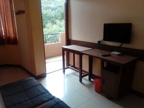 In-room safe, blackout curtains, rollaway beds, free WiFi - iROOMZ Samrat Ashok (Hubli)