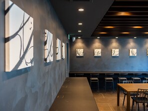 Petit déjeuner buffet (1300 JPY par personne)