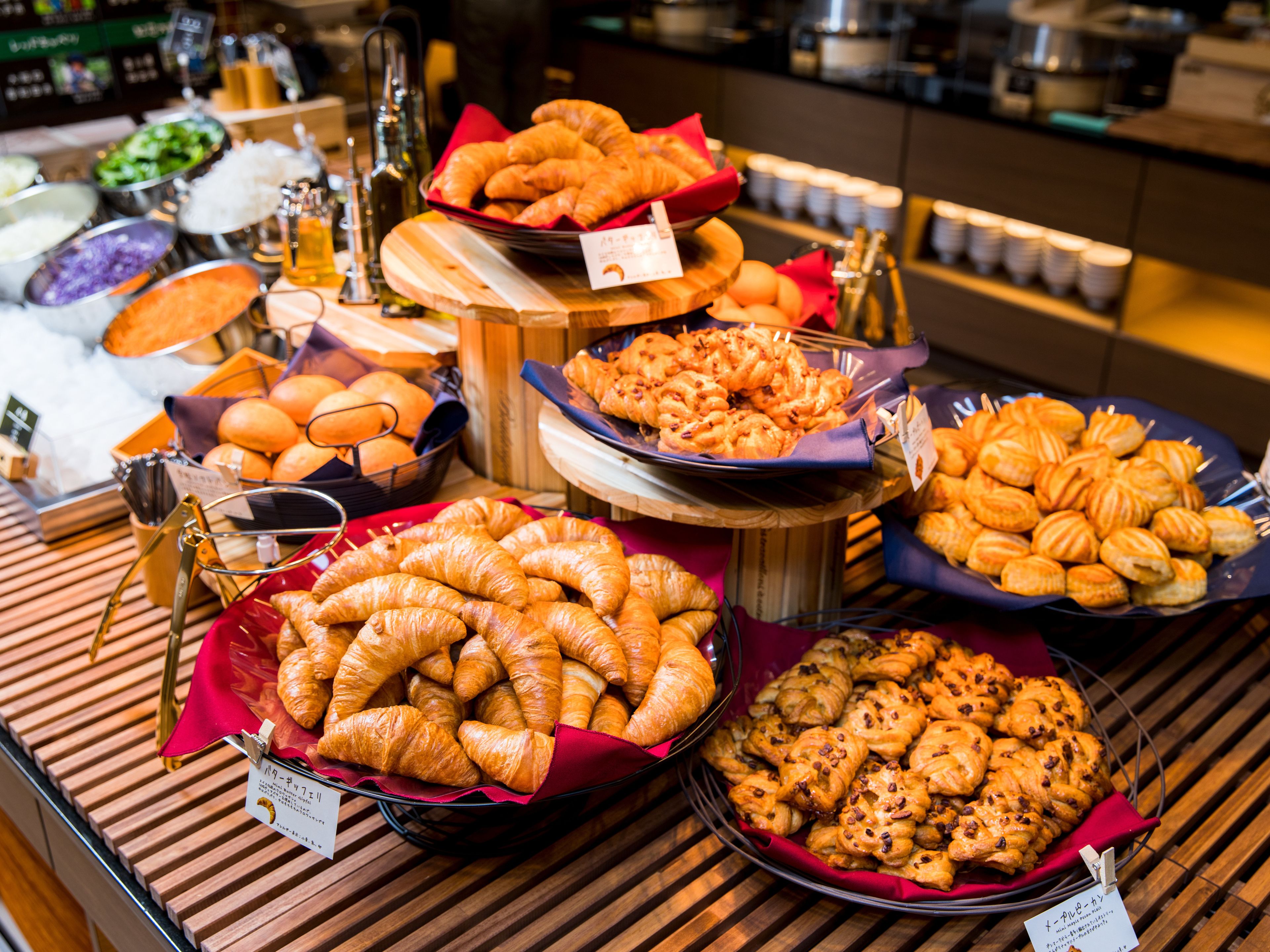 Päivittäinen buffetaamiainen (1300 JPY per henkilö)