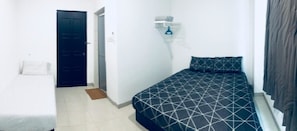 Triple Room | Free WiFi - Luna Stay by Yolodge (Lunas)