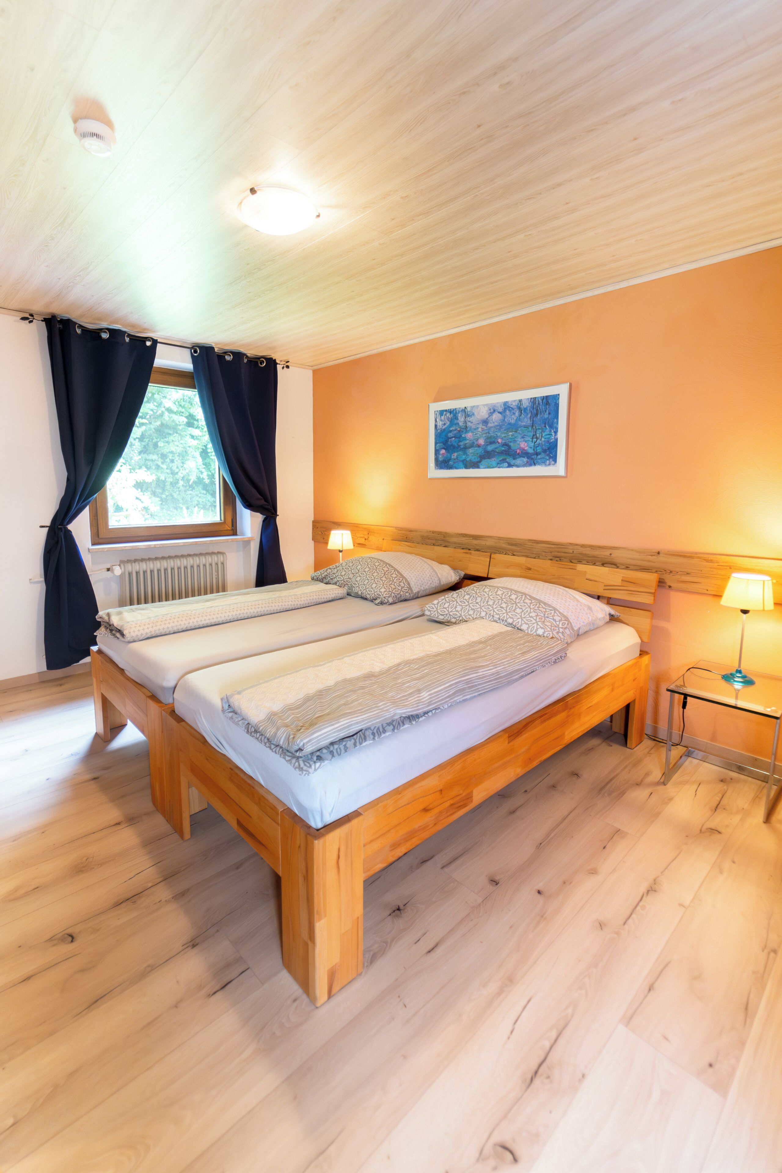 Wifi gratis y ropa de cama 