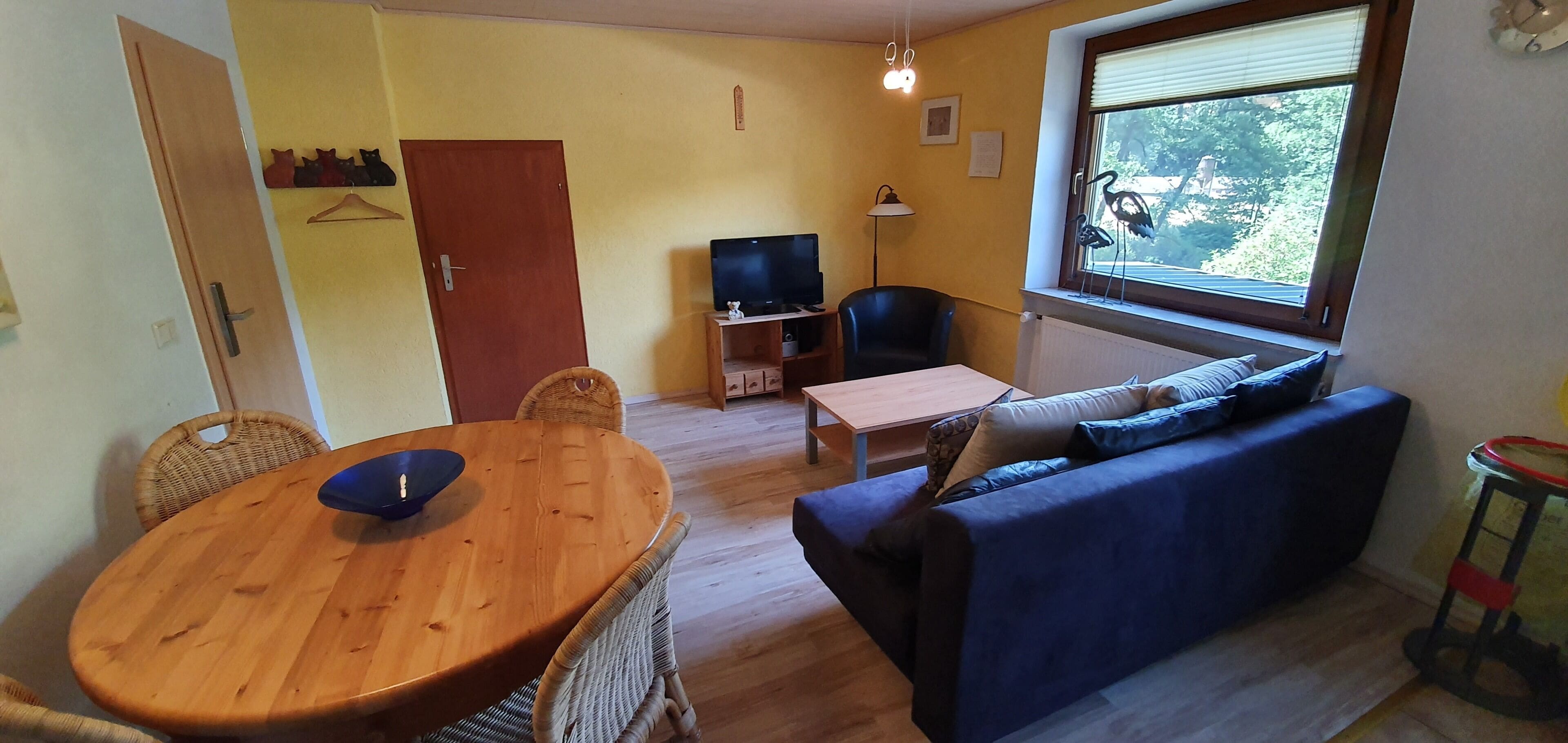 Suite | Free WiFi, bed sheets