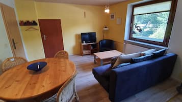 Suite | Free WiFi, bed sheets