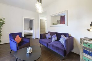 Family Suite | Living area | Flat-screen TV - Villa Maria - Suiten & Appartements (Kufstein)