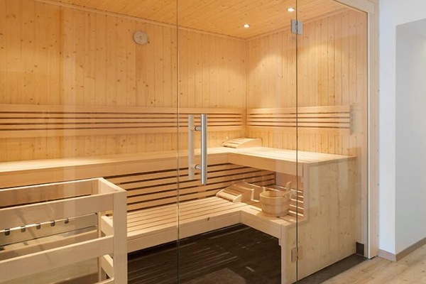 Sauna, steam room