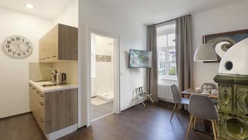 Comfort Apartment, Kitchenette | In-room dining