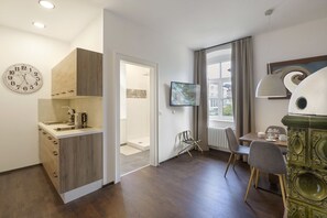 Comfort Apartment, Kitchenette | In-room dining - Villa Maria - Suiten & Appartements (Kufstein)
