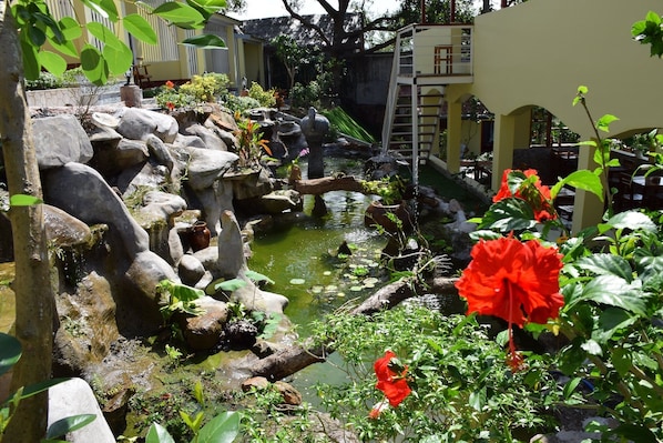 Quang cảnh sân vườn