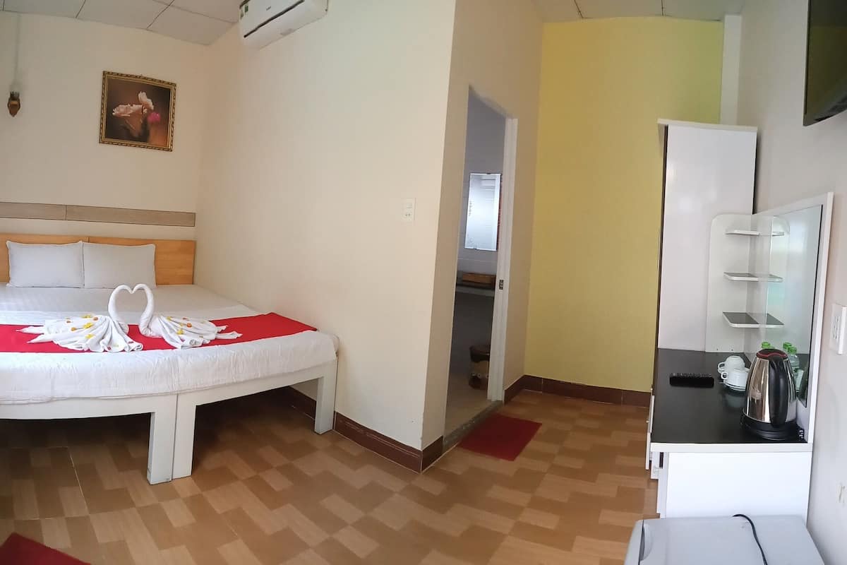 Minibar, in-room safe, blackout curtains, rollaway beds