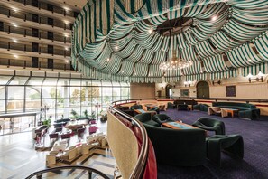 Lobby sitting area - Hotel Holiday (Sarajevo)