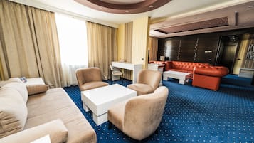 Presidential Suite | Living room | LCD TV