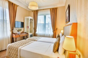 Economy Twin Room | Minibar, desk, blackout drapes, soundproofing - Hanende Hotel (Istanbul)