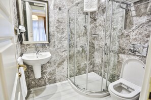 Economy Twin Room | Bathroom | Shower, free toiletries, hair dryer, slippers - Hanende Hotel (Istanbul)