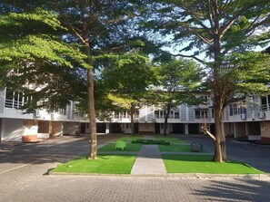 Garden - 21st century apartment (Lagos)
