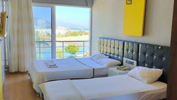 Triple Room | Free WiFi, wheelchair access
