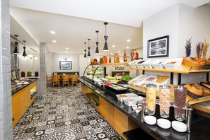 Buffet breakfast for a fee on weekends - Akka Suites Taksim (Istanbul)