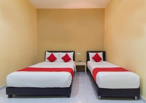 Superior Suite | Desk, free WiFi, bed sheets - Alpha Motel (Langkawi)