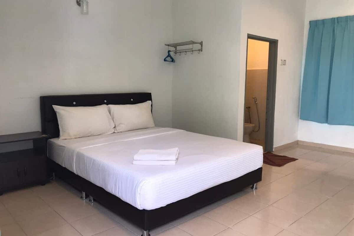 1 habitación, escritorio, wifi gratis y ropa de cama
