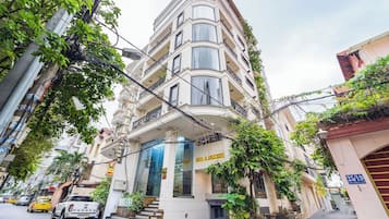 Mặt tiền nơi lưu trú