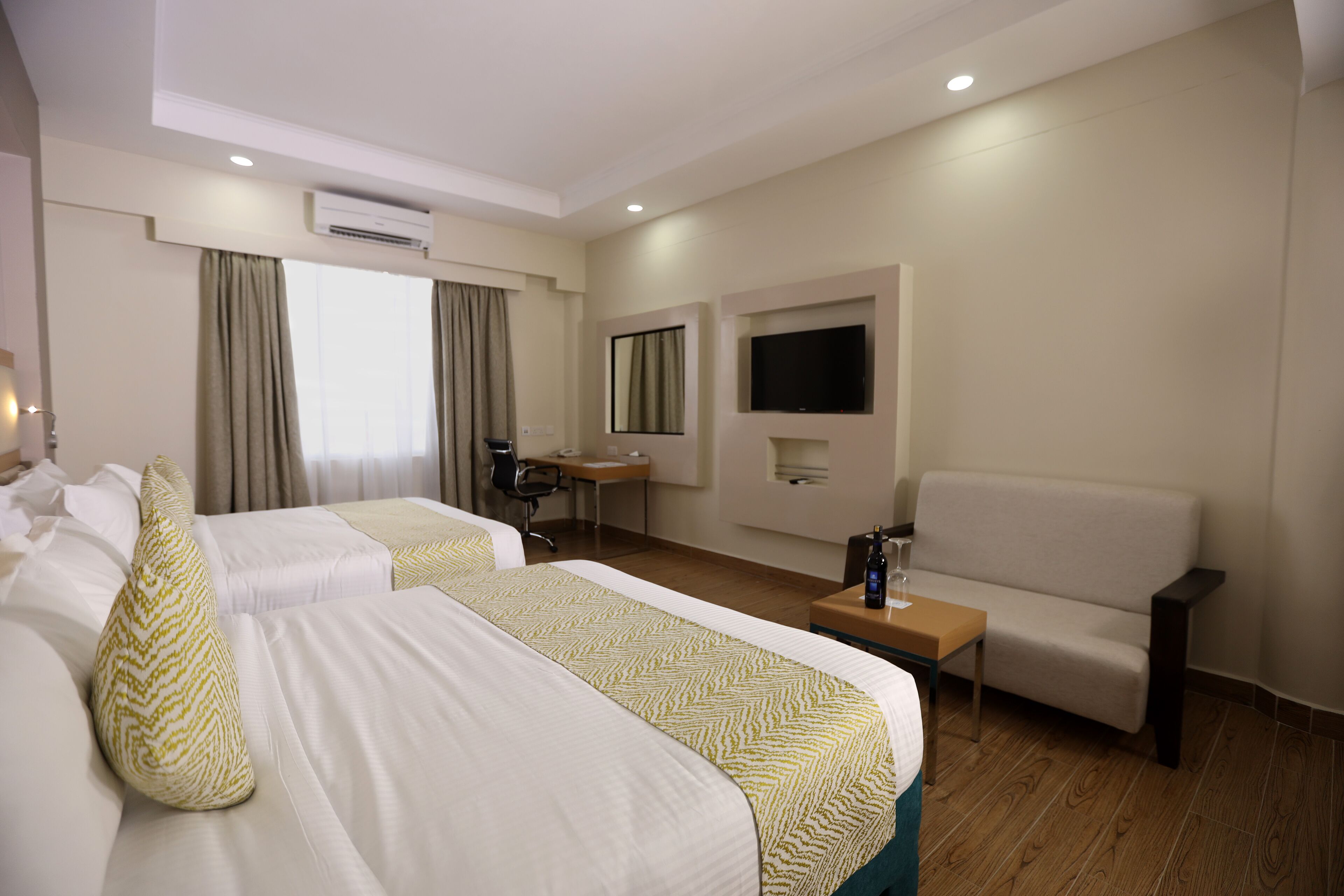 1 bedroom, premium bedding, minibar, in-room safe