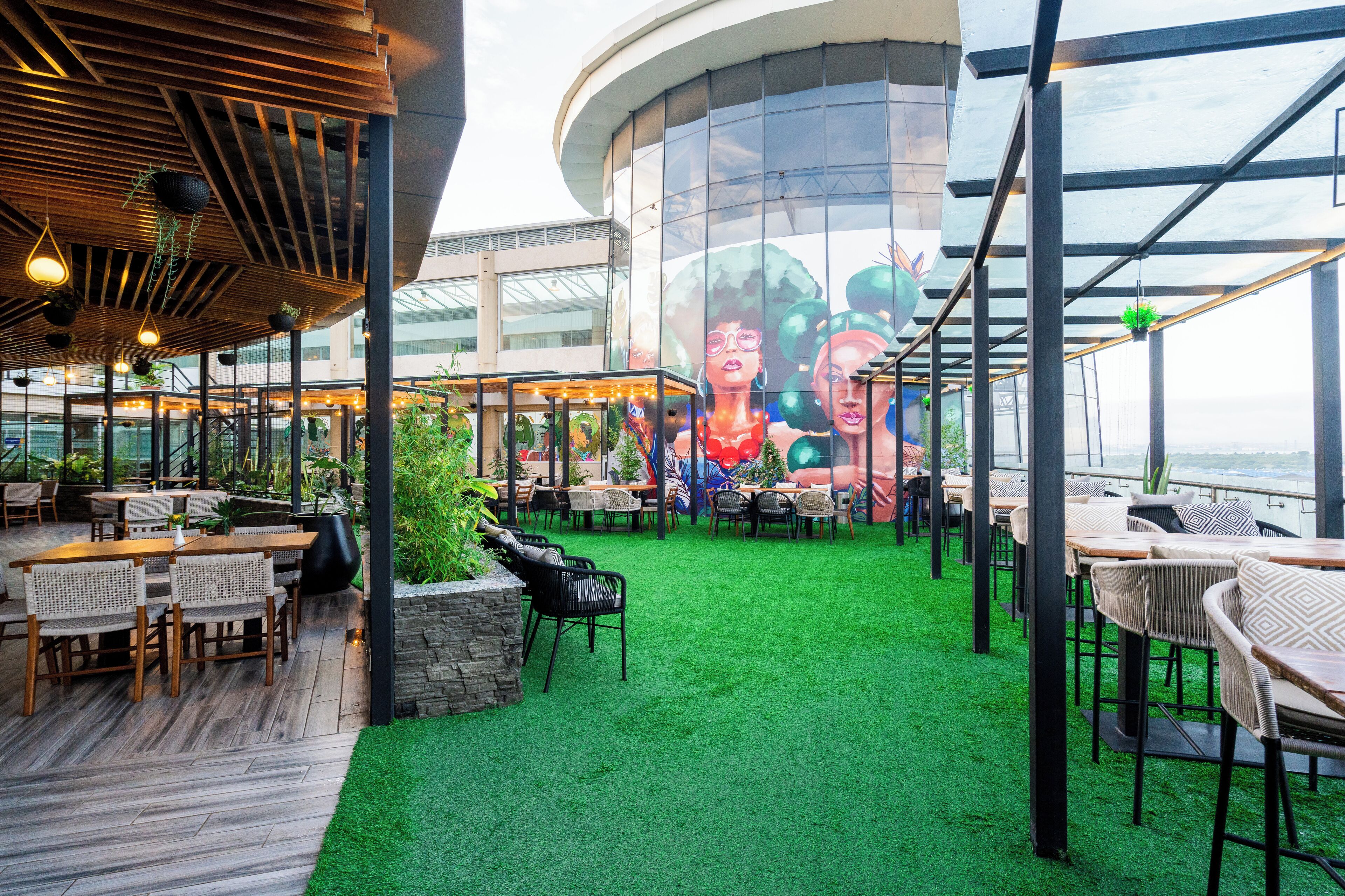 breakfast, lunch, dinner served; local and international cuisine