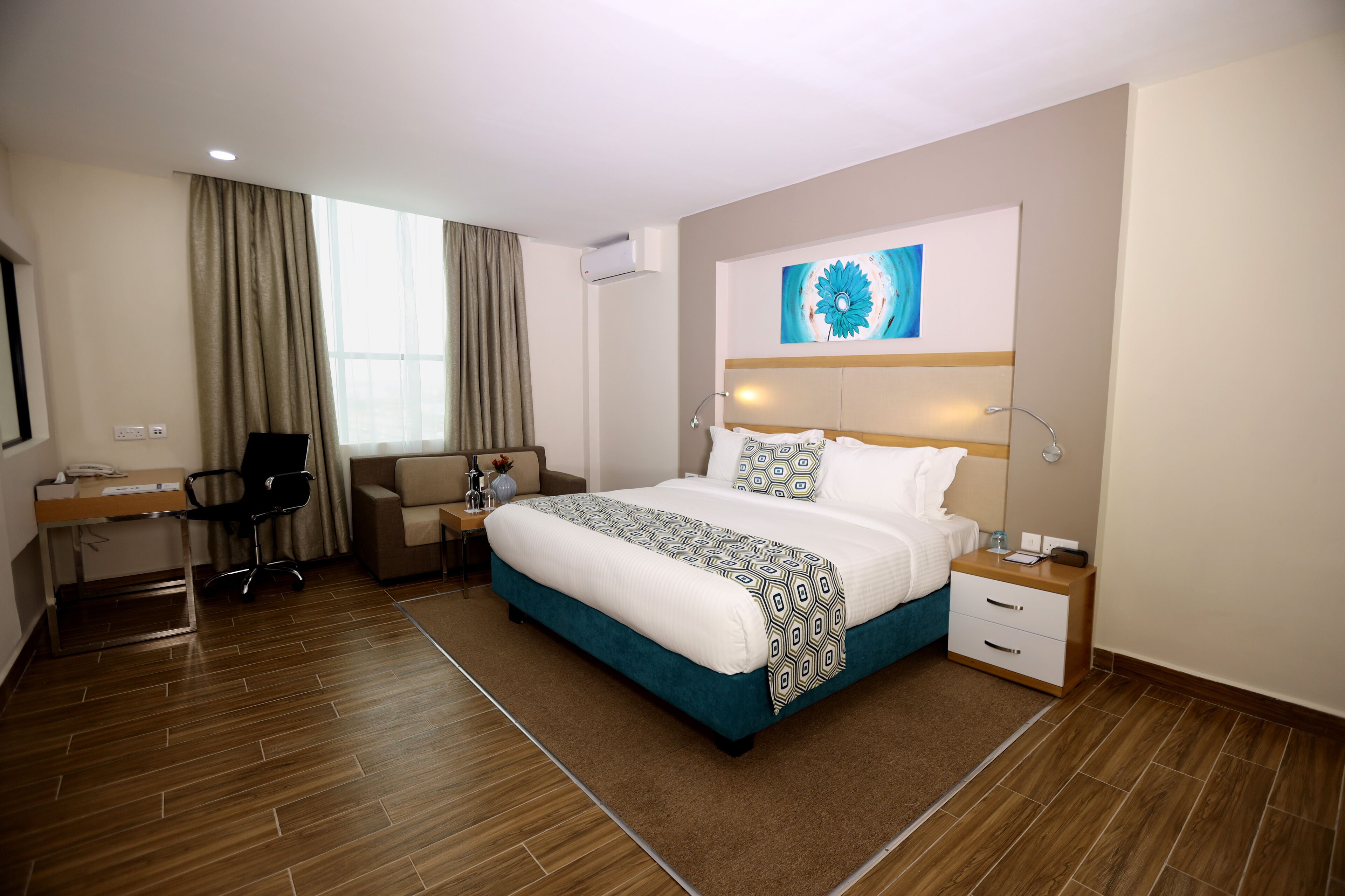 1 bedroom, premium bedding, minibar, in-room safe