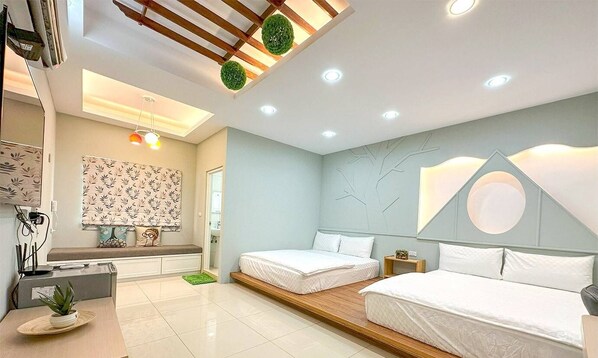 1 bedroom, desk, blackout curtains, soundproofing