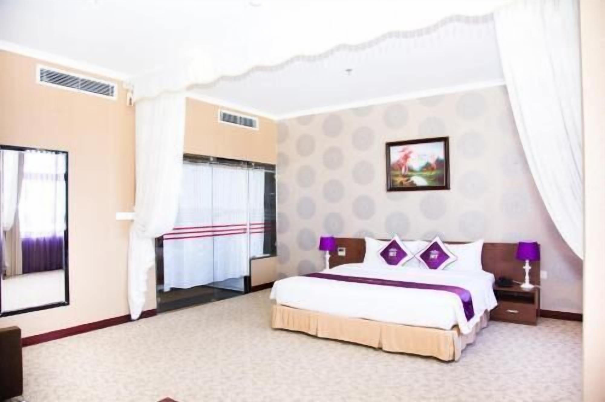 Premium bedding, pillowtop beds, minibar, in-room safe