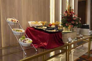 Buffet - Hotel Deep Clarks Inn Lucknow (Lucknow)
