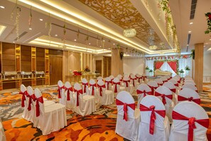 Banquet hall - Hotel Deep Clarks Inn Lucknow  (Lucknow)