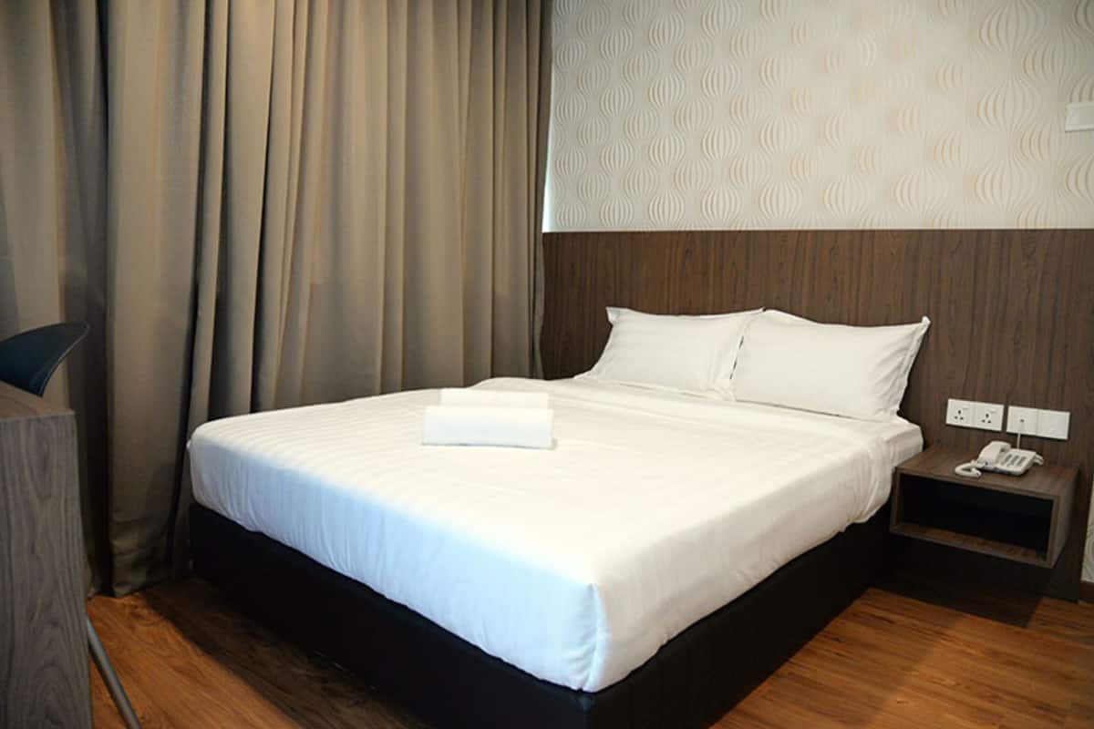 Deluxe Double Room | Meja, kalis bunyi, Wi-fi percuma, cadar katil