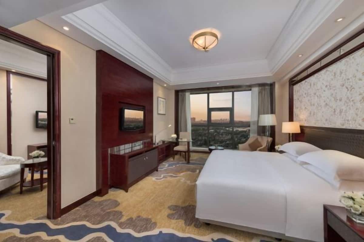 1 bedroom, minibar, desk, blackout curtains