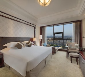 Deluxe Double Room | Minibar, desk, blackout drapes, free WiFi
