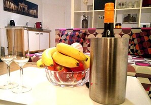 Business-Apartment, 1 Schlafzimmer | Essbereich im Zimmer