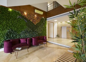 Lobby sitting area - Mango Suites Select Mahape (Navi Mumbai)