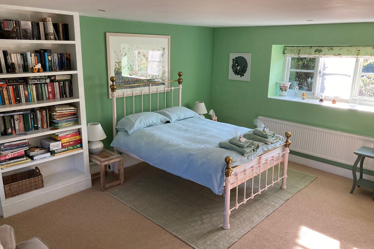 Superior Double Room, Ensuite, Garden View (The Green Room )