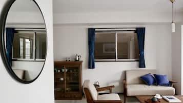 Deluxe Twin Room, Non Smoking, Kitchen | Desk, laptop workspace, iron/ironing board, free WiFi