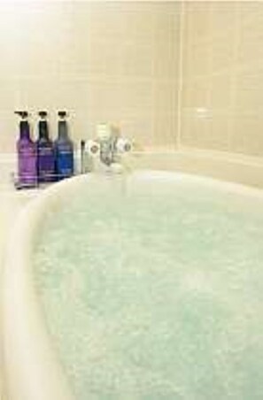 Free toiletries, hair dryer, slippers, towels - Yamanashi Grand Hotel (Chuo)