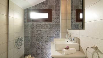 Deluxe Villa, 1 Queen Bed with Sofa bed, Non Smoking, Private Pool | Bathroom | Shower, hair dryer, towels, soap