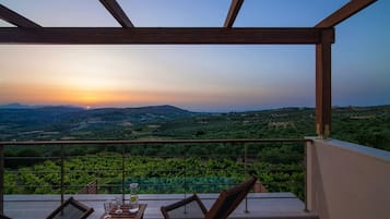 Deluxe Villa, 1 Queen Bed with Sofa bed, Non Smoking, Private Pool | Balcony