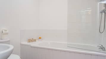 Apartment, Private Bathroom | Bathroom