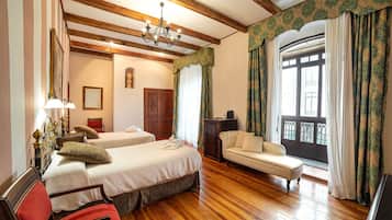 Chambre supérieure avec lits jumeaux | 1 chambre, minibar, coffre-fort, système d’insonorisation